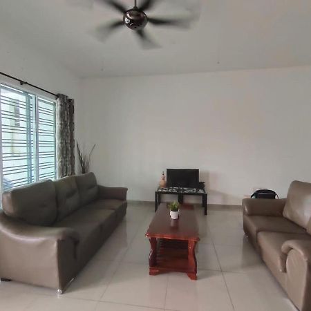 Karak Indah Homestay Buitenkant foto