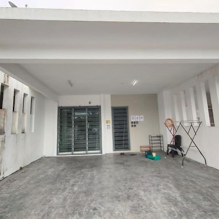 Karak Indah Homestay Buitenkant foto