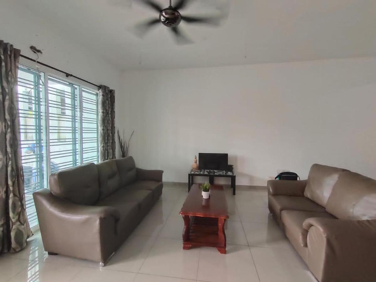 Karak Indah Homestay Buitenkant foto